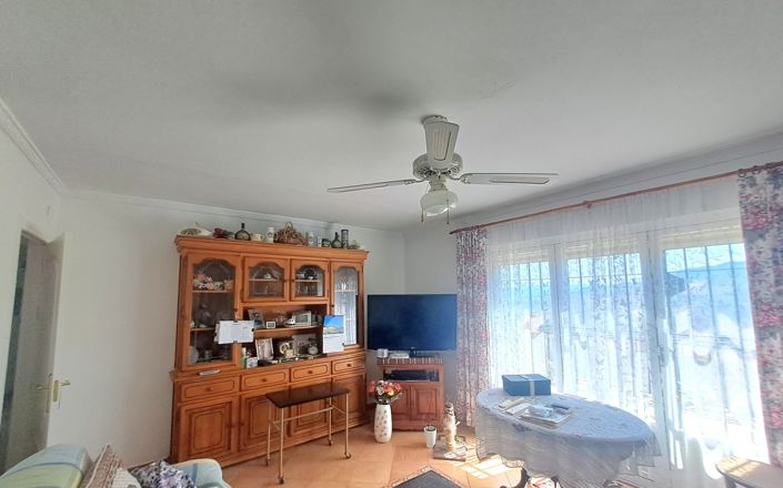 Image No.21-5 Bed House for sale