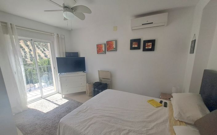 Image No.13-4 Bed House for sale