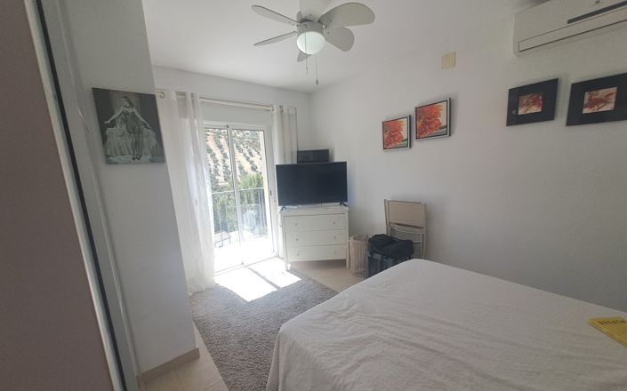 Image No.14-4 Bed House for sale