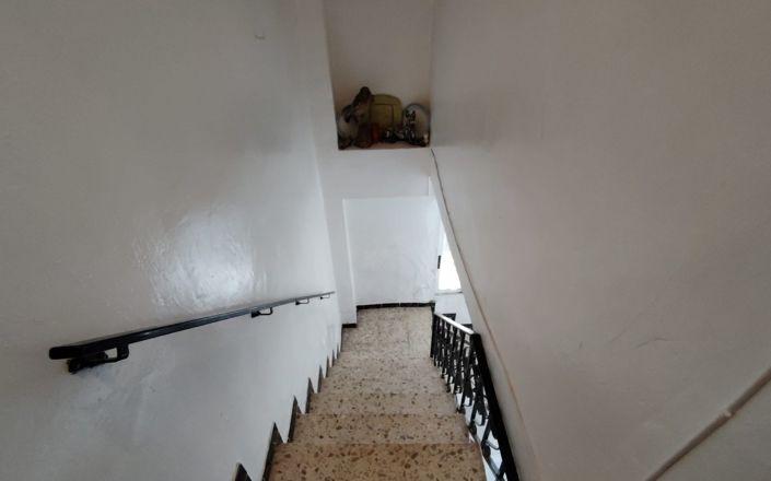 Image No.16-6 Bed House for sale