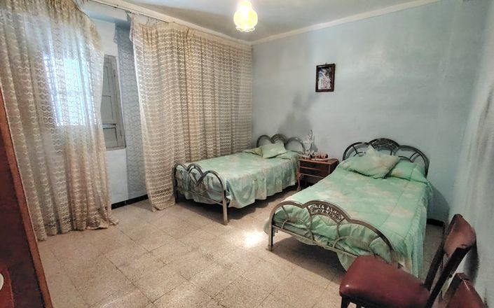 Image No.19-6 Bed House for sale