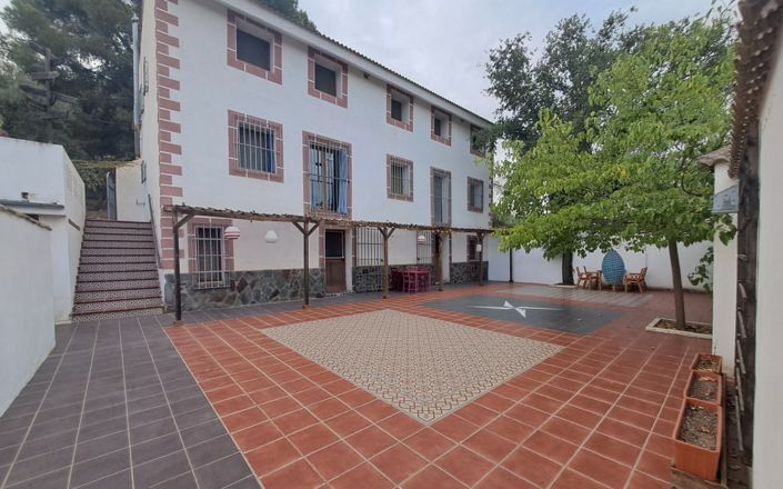 Image No.4-7 Bed House for sale