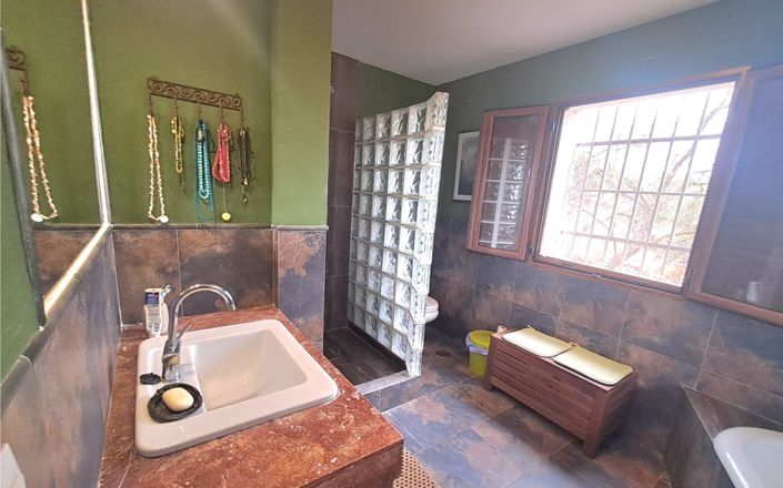 Image No.44-7 Bed House for sale