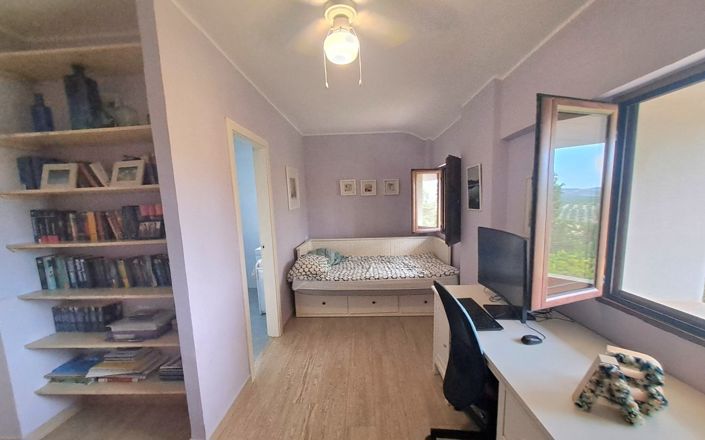 Image No.48-7 Bed House for sale