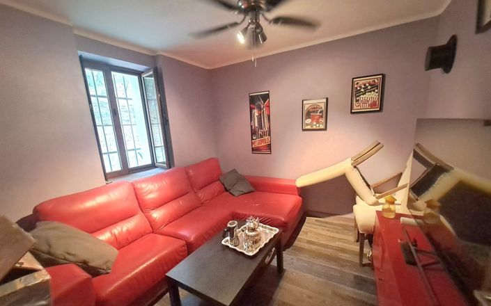 Image No.52-7 Bed House for sale