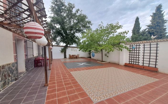 Image No.6-7 Bed House for sale