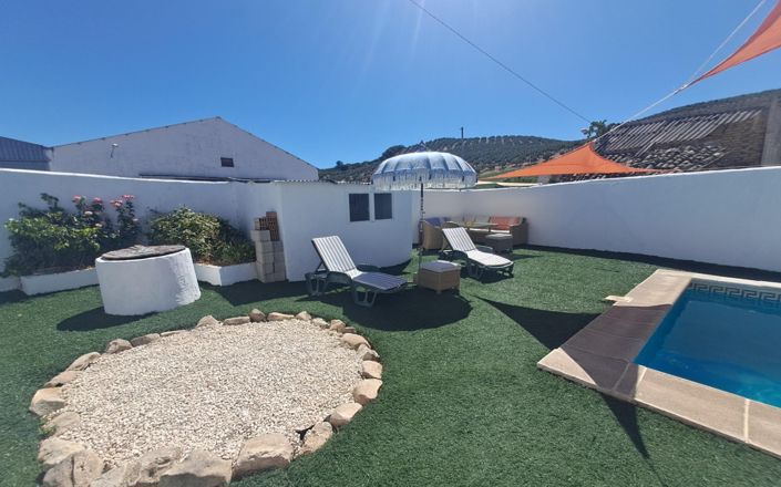 Image No.10-7 Bed House for sale