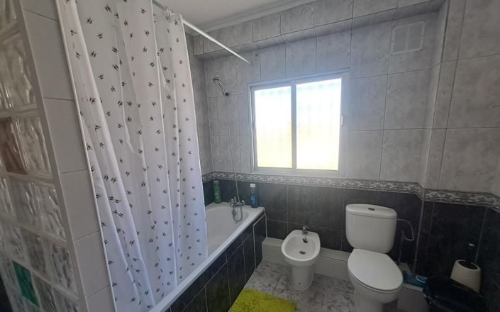 Image No.33-7 Bed House for sale