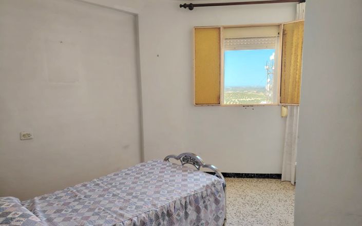 Image No.18-5 Bed House for sale