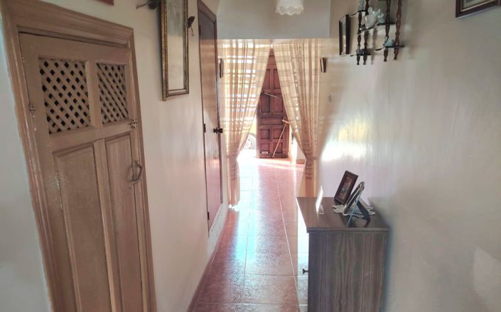 Image No.7-4 Bed House for sale