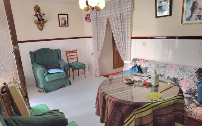 Image No.9-4 Bed House for sale