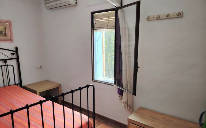 Image No.33-5 Bed House for sale