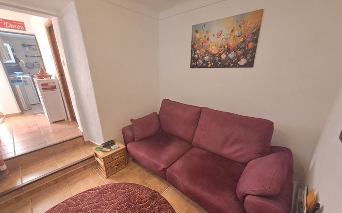 Image No.11-3 Bed House for sale