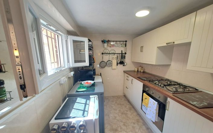 Image No.16-3 Bed House for sale