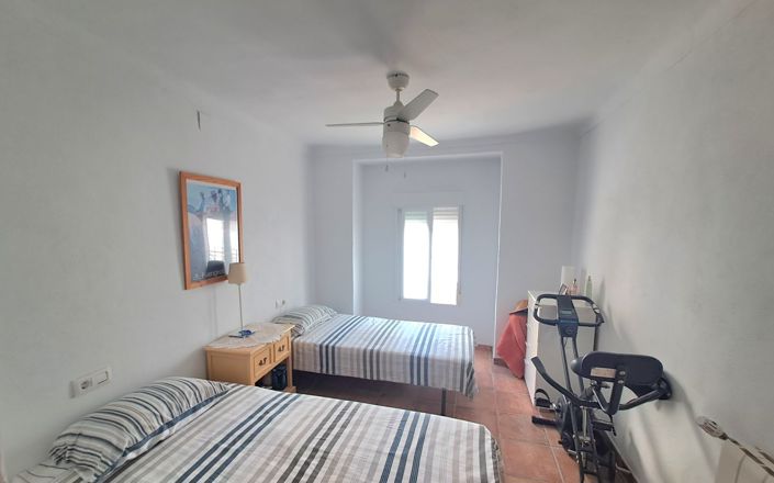 Image No.19-3 Bed House for sale