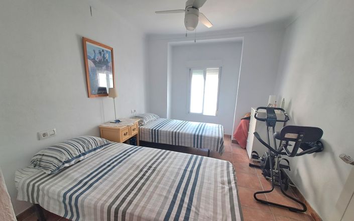 Image No.20-3 Bed House for sale