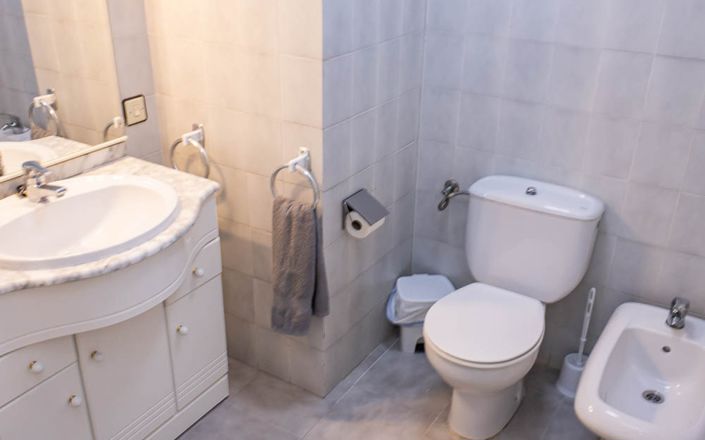 Image No.24-4 Bed House for sale