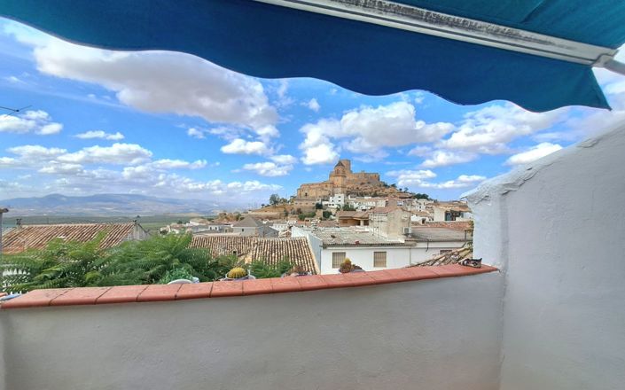 Image No.11-3 Bed House for sale