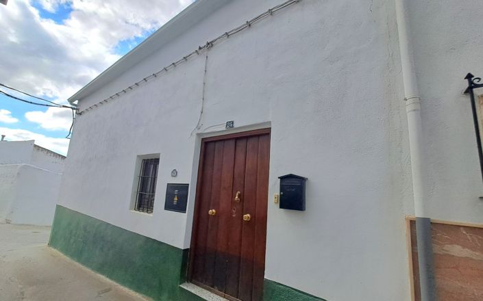 Image No.2-3 Bed House for sale