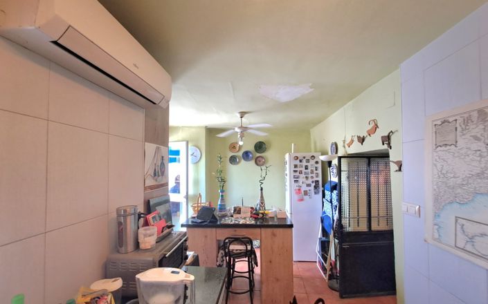 Image No.8-3 Bed House for sale