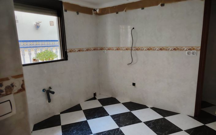 Image No.11-4 Bed House for sale