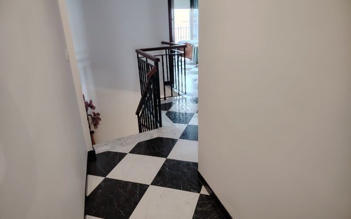 Image No.27-4 Bed House for sale