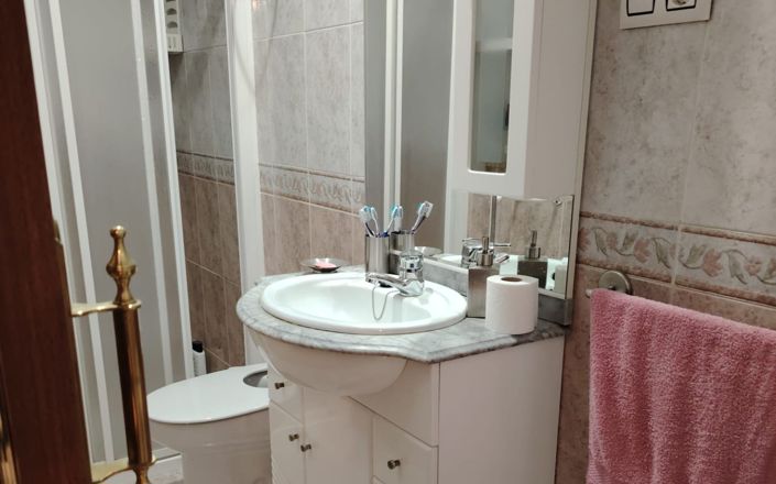 Image No.6-4 Bed House for sale