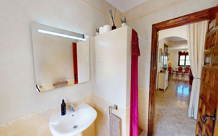 Image No.23-3 Bed House for sale