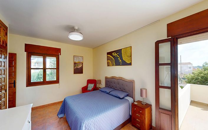 Image No.31-3 Bed House for sale