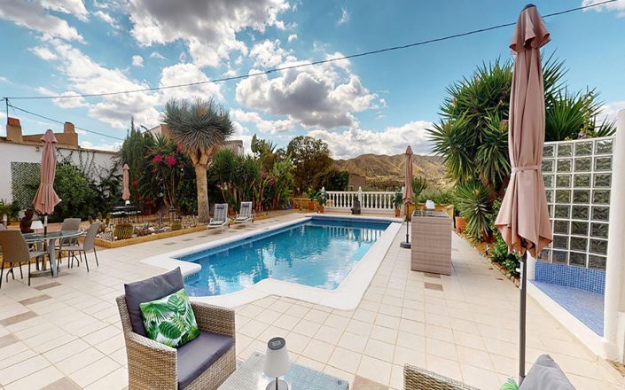 Image No.5-3 Bed House for sale