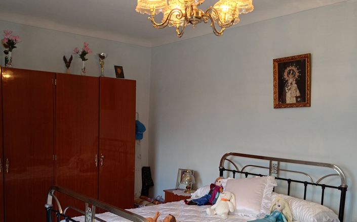 Image No.19-4 Bed House for sale