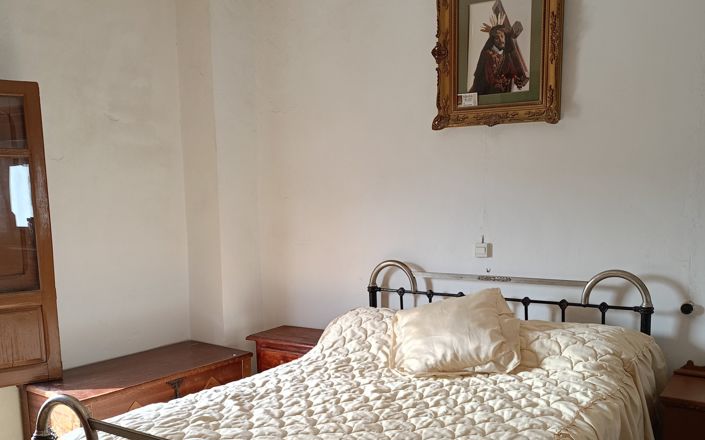 Image No.24-2 Bed House for sale