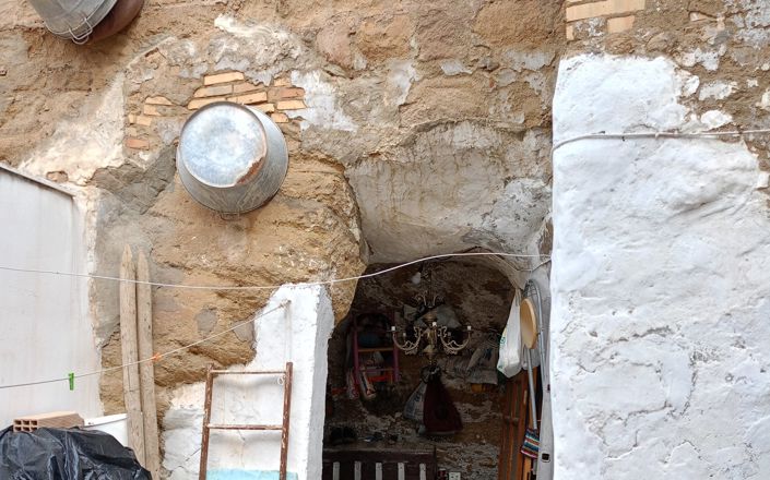 Image No.30-2 Bed House for sale