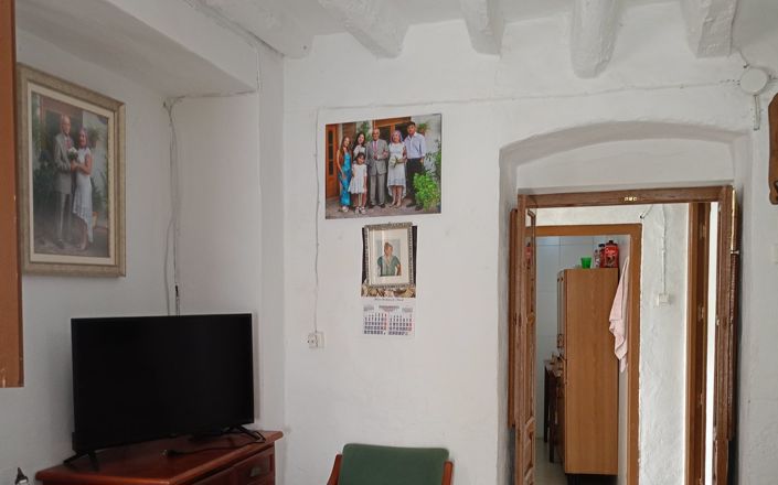 Image No.8-2 Bed House for sale