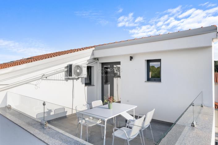 Image No.7-8 Bed Villa for sale