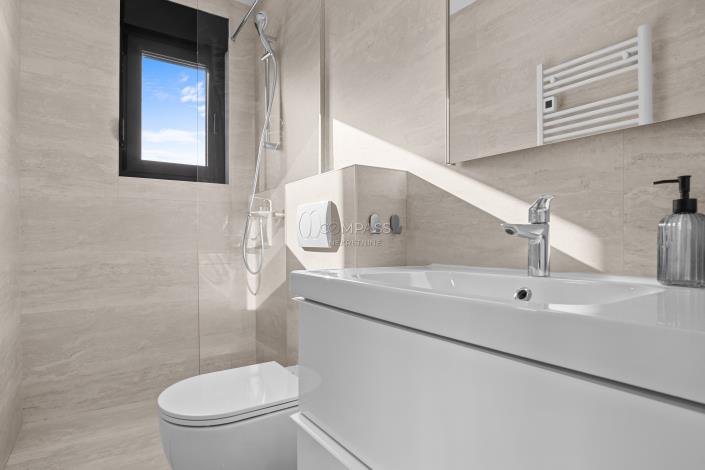 Image No.15-8 Bed Villa for sale