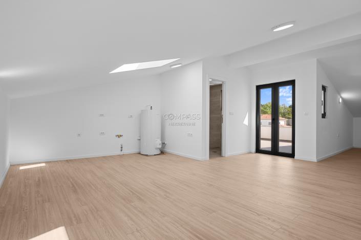 Image No.30-8 Bed Villa for sale