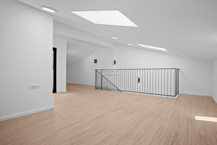 Image No.33-8 Bed Villa for sale