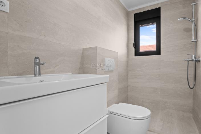 Image No.40-8 Bed Villa for sale