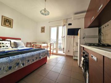 kuca-omis-375-00-m2-slika-252135755