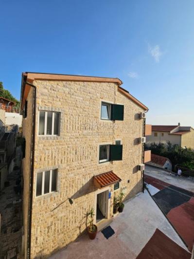 Image No.6-Maison / Villa de 9 chambres à vendre à Omiš