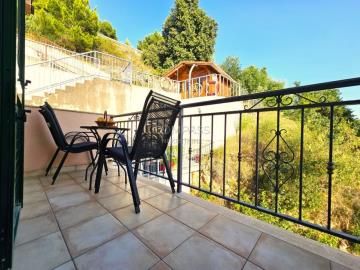 kuca-omis-375-00-m2-slika-252135786