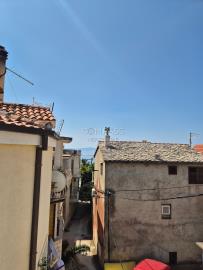 Bratus--10-seconds-from-the-beach--2bedroom-house-for-sale_8