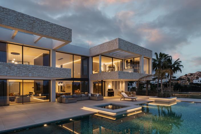 Image No.3-4 Bed Villa for sale