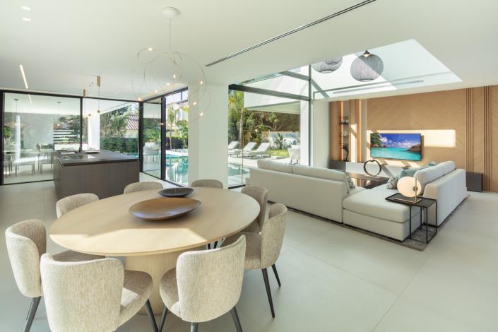 Image No.3-Villa de 5 chambres à vendre à Nueva Andalucia