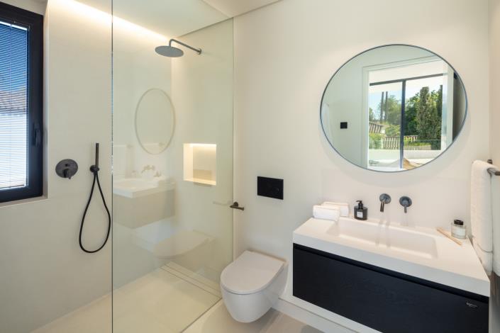 Image No.17-Villa de 5 chambres à vendre à Nueva Andalucia