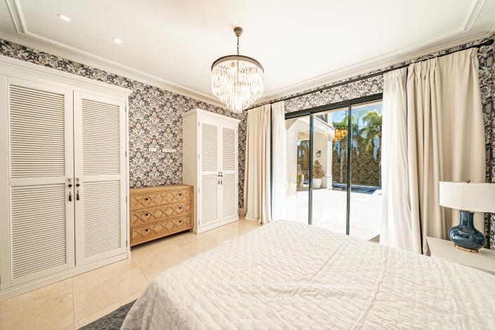 Image No.15-6 Bed Villa for sale