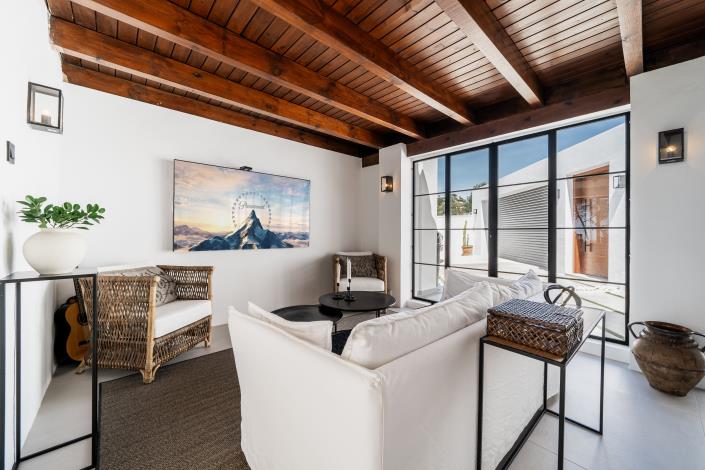 Image No.4-4 Bed Villa for sale