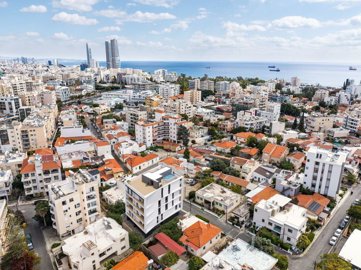 b42f6823-0076-4316-ab81-8c9814bfde67