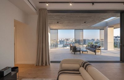 e7859be5-2f44-4f68-ad03-676b53545b15